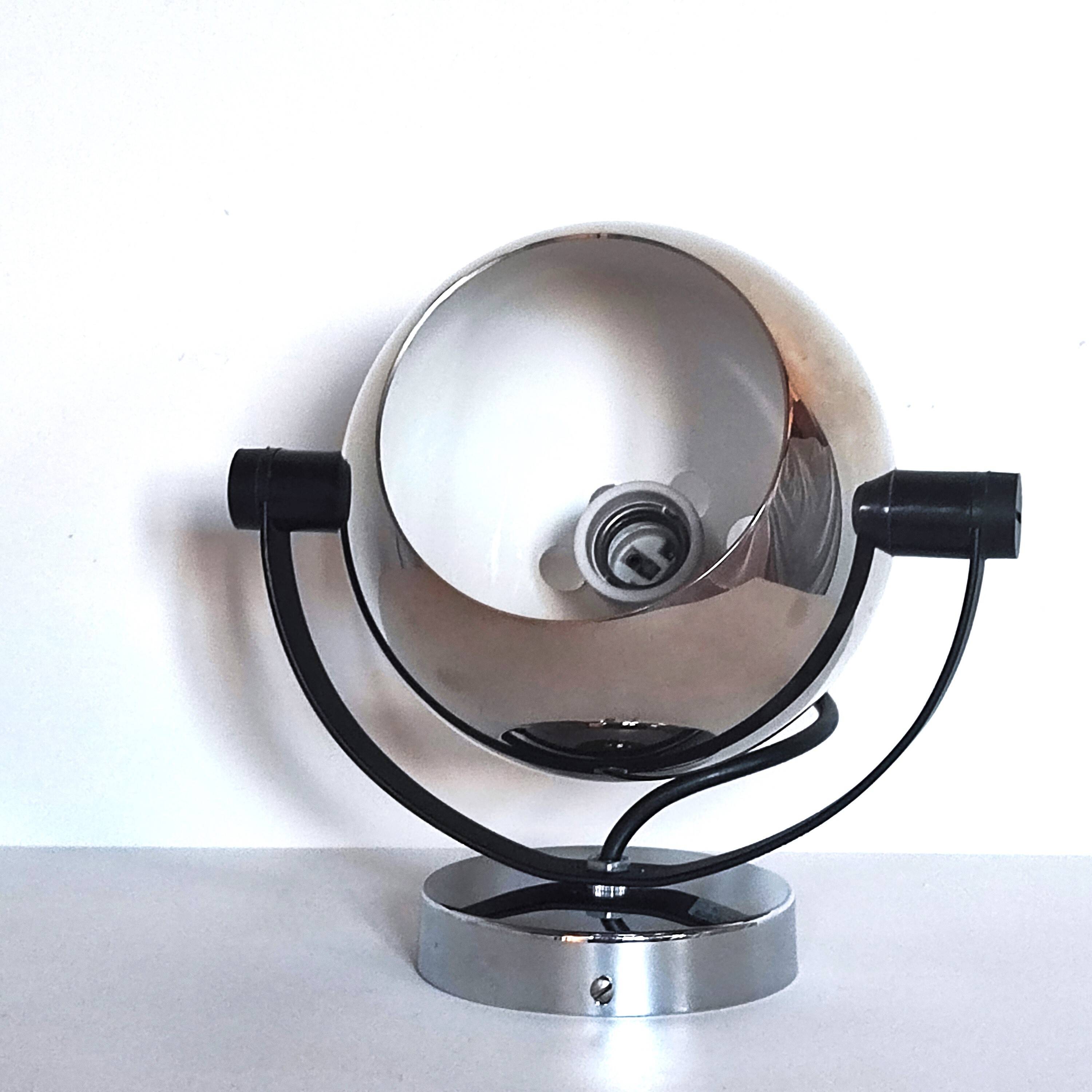 Lita “eye-ball” wall light
