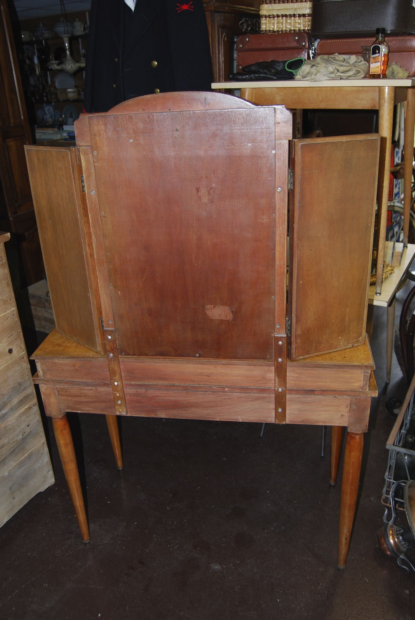 Louis XVI-style hairdresser in elm magnifying glass and 20th century marquetry net.