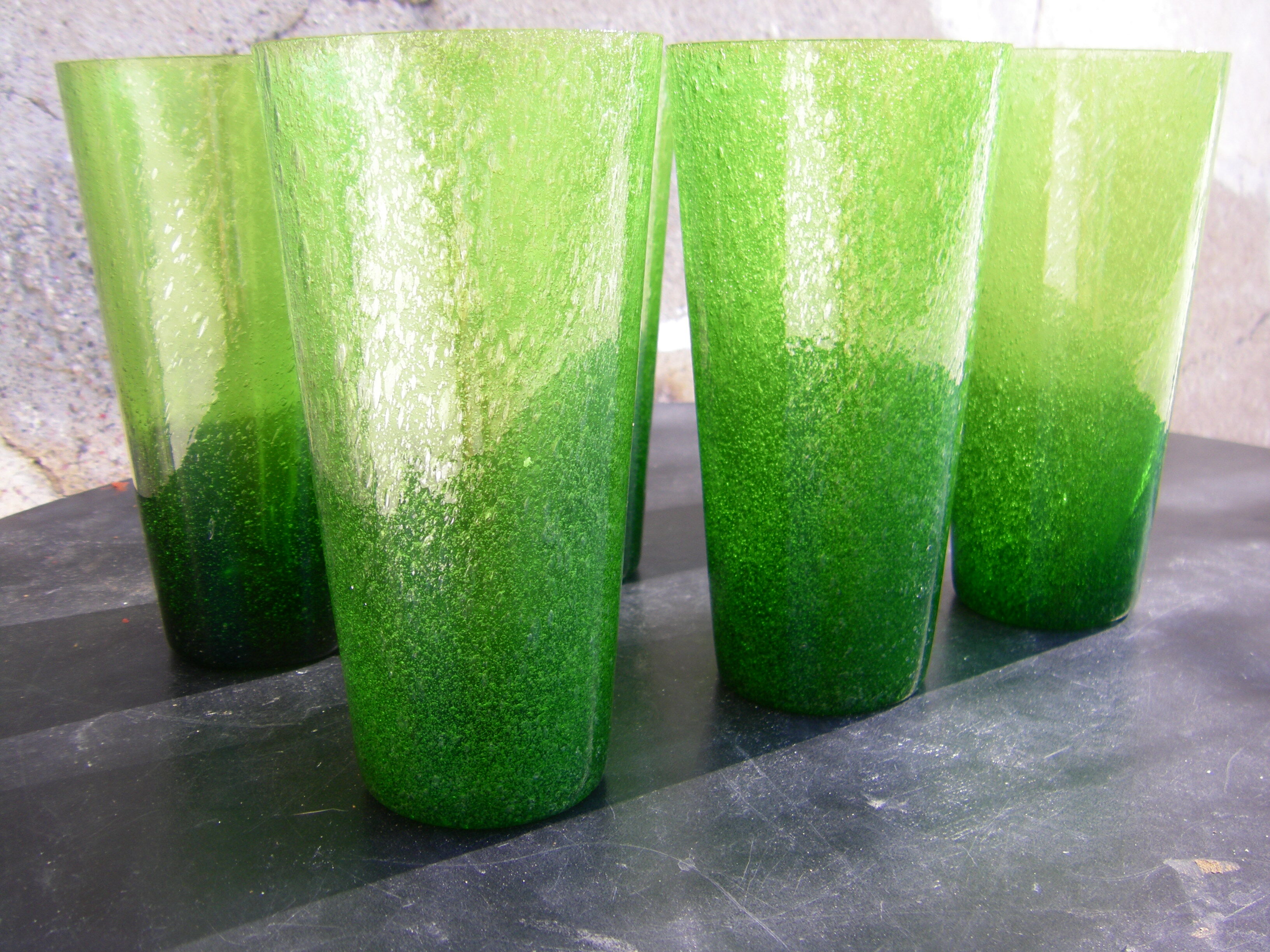 Series of six vintage bubbled glasses