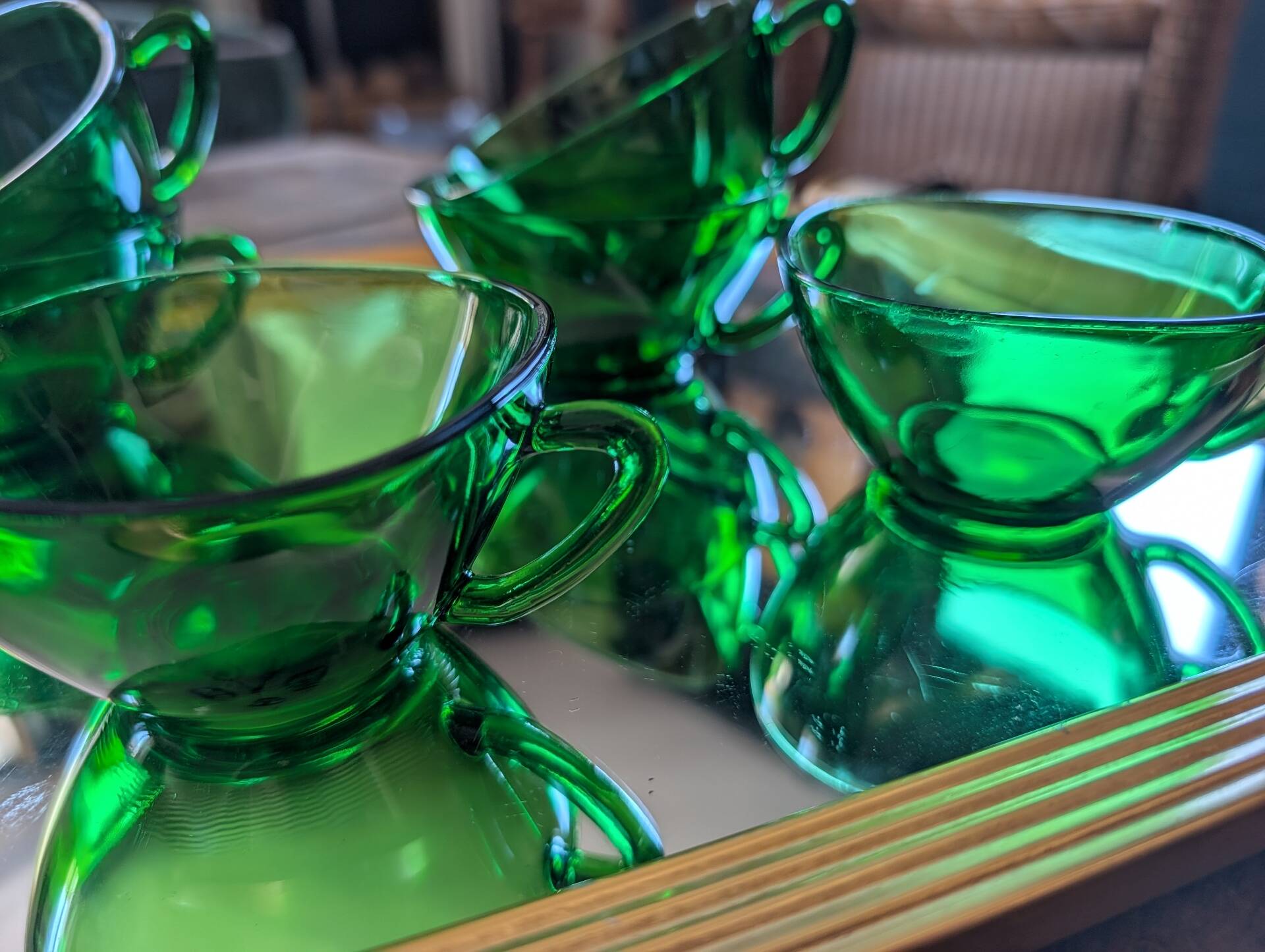 6 emerald green cups – 1970s, retro light