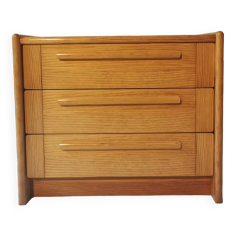 Pine chest of drawers