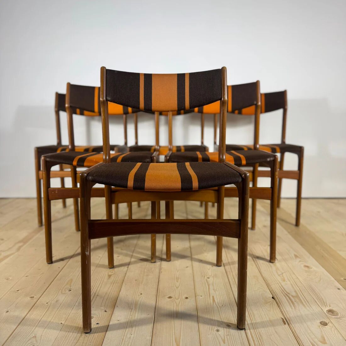 Set of 6 vintage chairs attributed to Erik Buch – Denmark, 1960s
