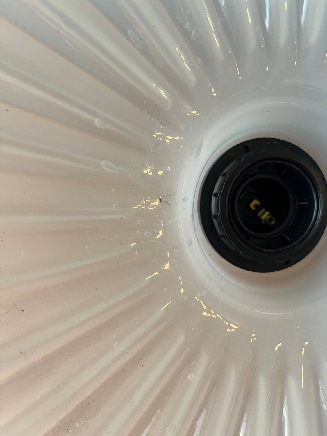 Suspension in thick bubbled murano glass