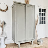 Sliding Parisian wardrobe