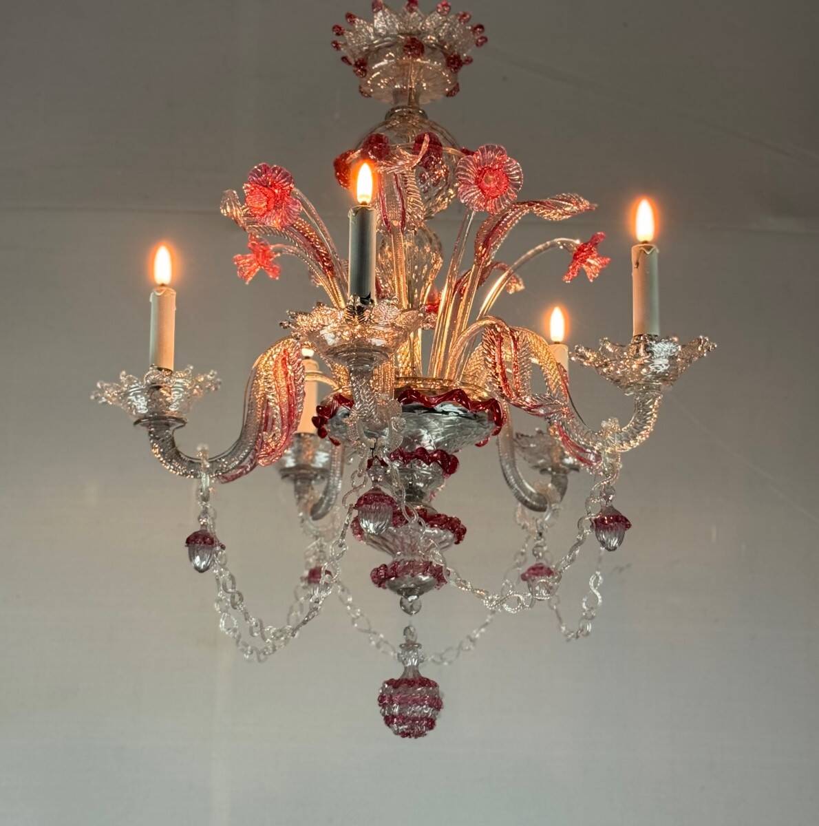 Venetian chandelier in colorless and red Murano glass, 5 light arms