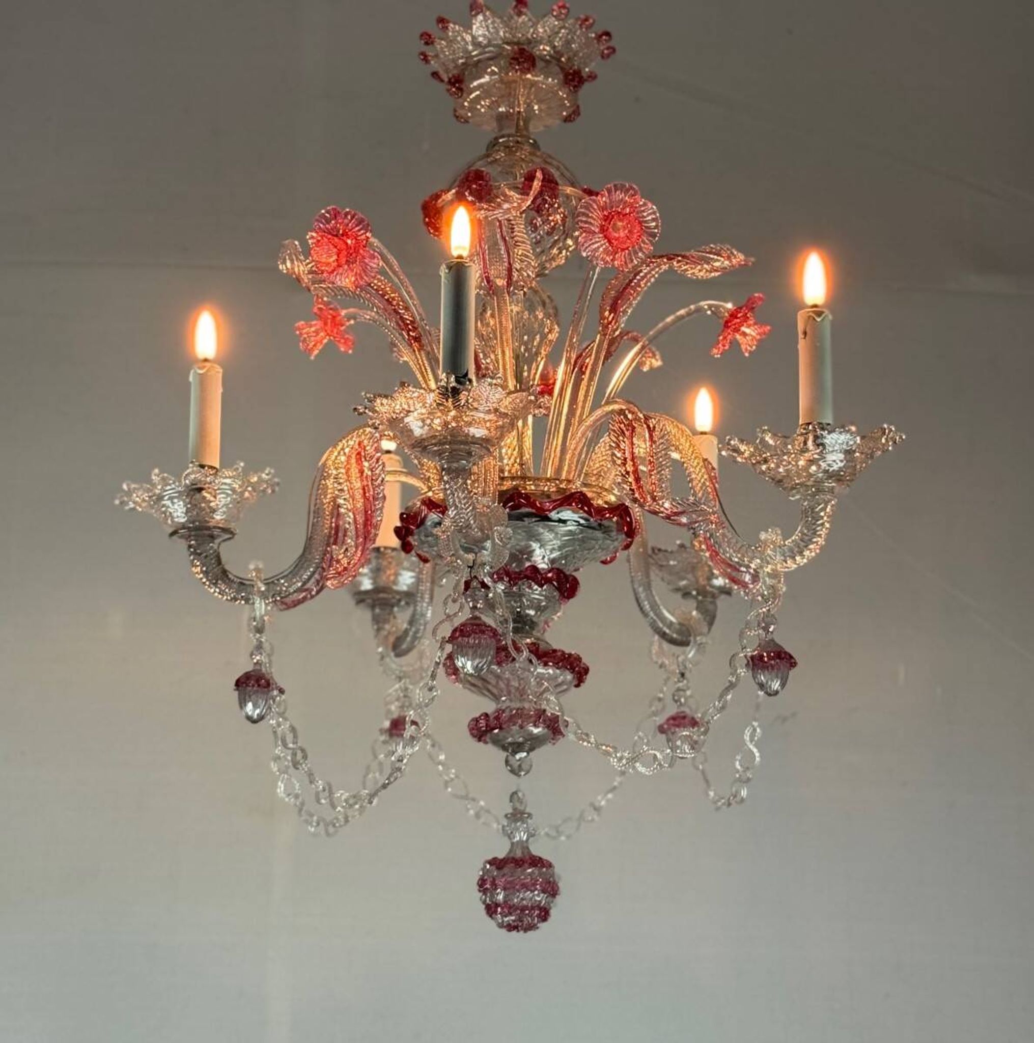Venetian chandelier in colorless and red Murano glass, 5 light arms
