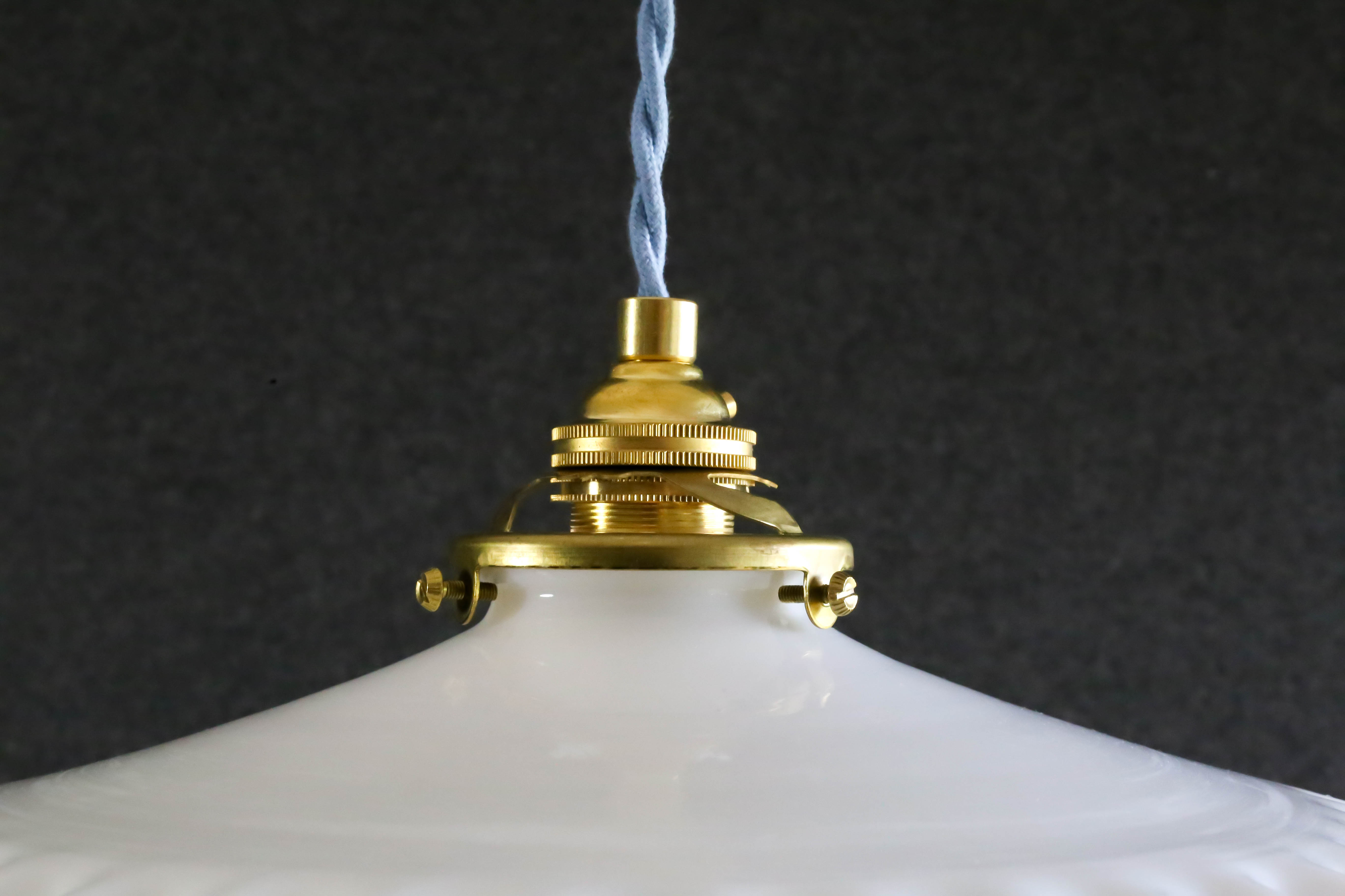 suspension in white crenellated opaline with support and socket in new brass, new cable