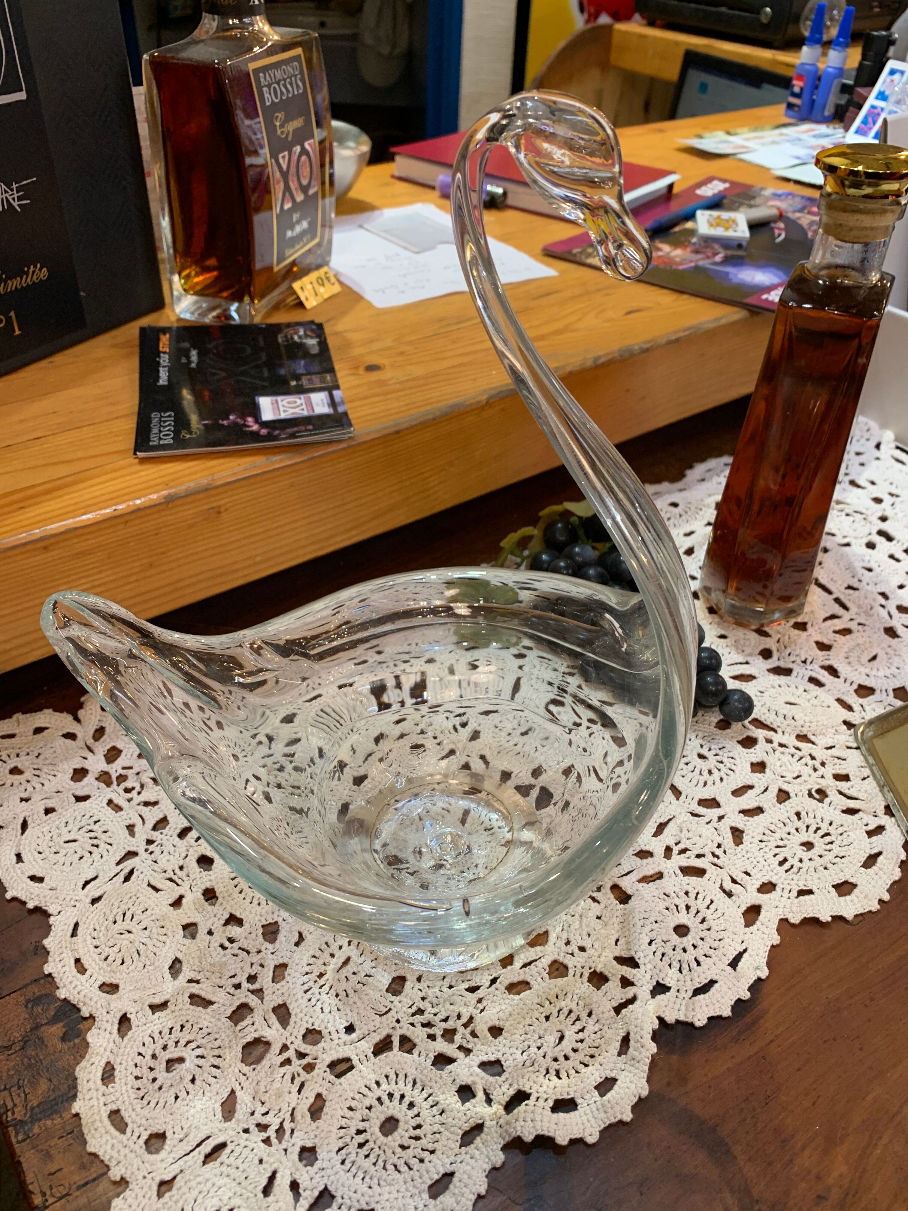 Empty glass swan pocket