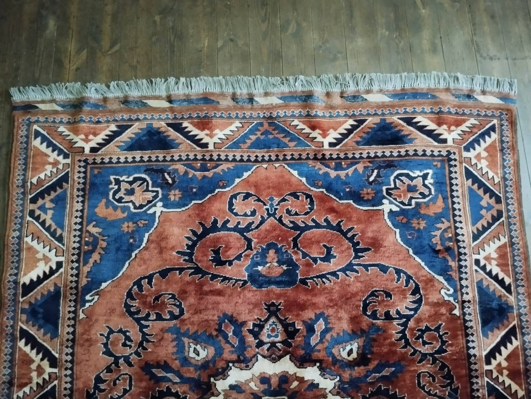Handmade Pakistani Gazni rug 194x168cm