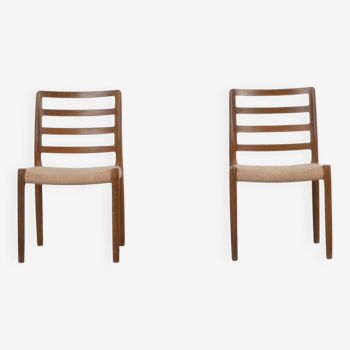 Ensemble de 2 chaises de salle à manger Niels Moller modèle 85 du Danemark en teck et laine. mode vintage