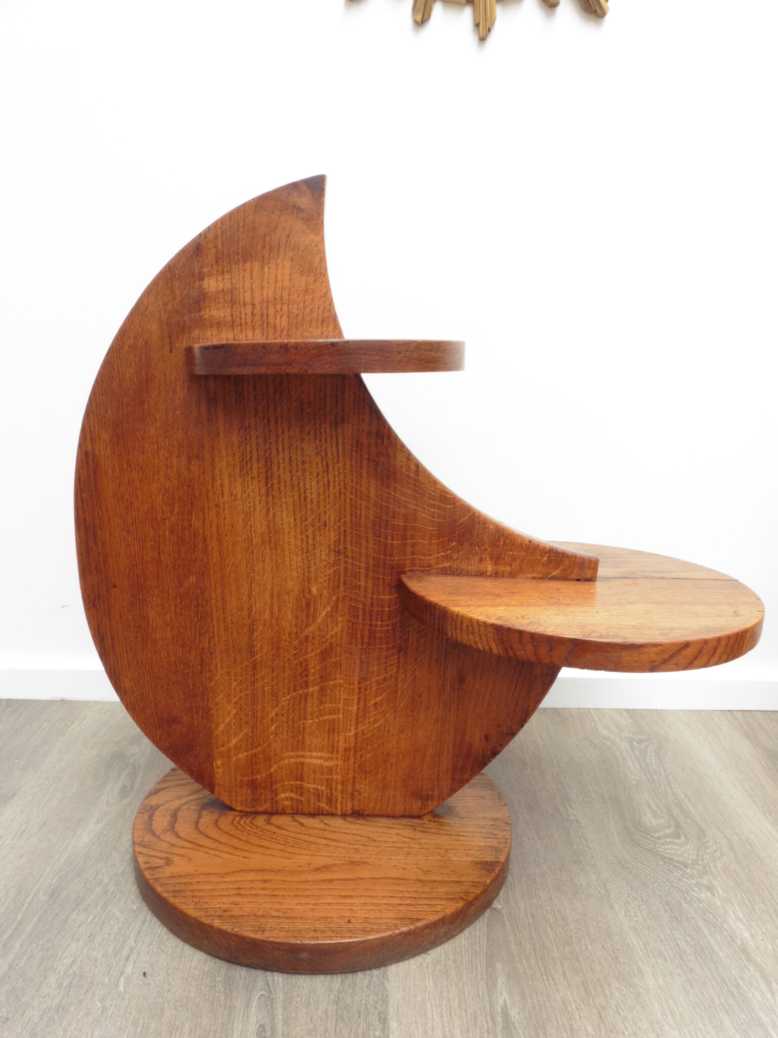 Half moon plant holder