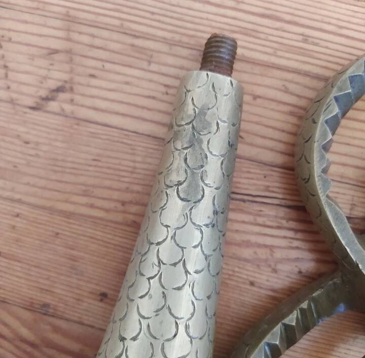 Cobra bronze lamp base