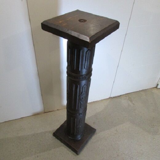 Fifth wheel column in cast iron and wood
