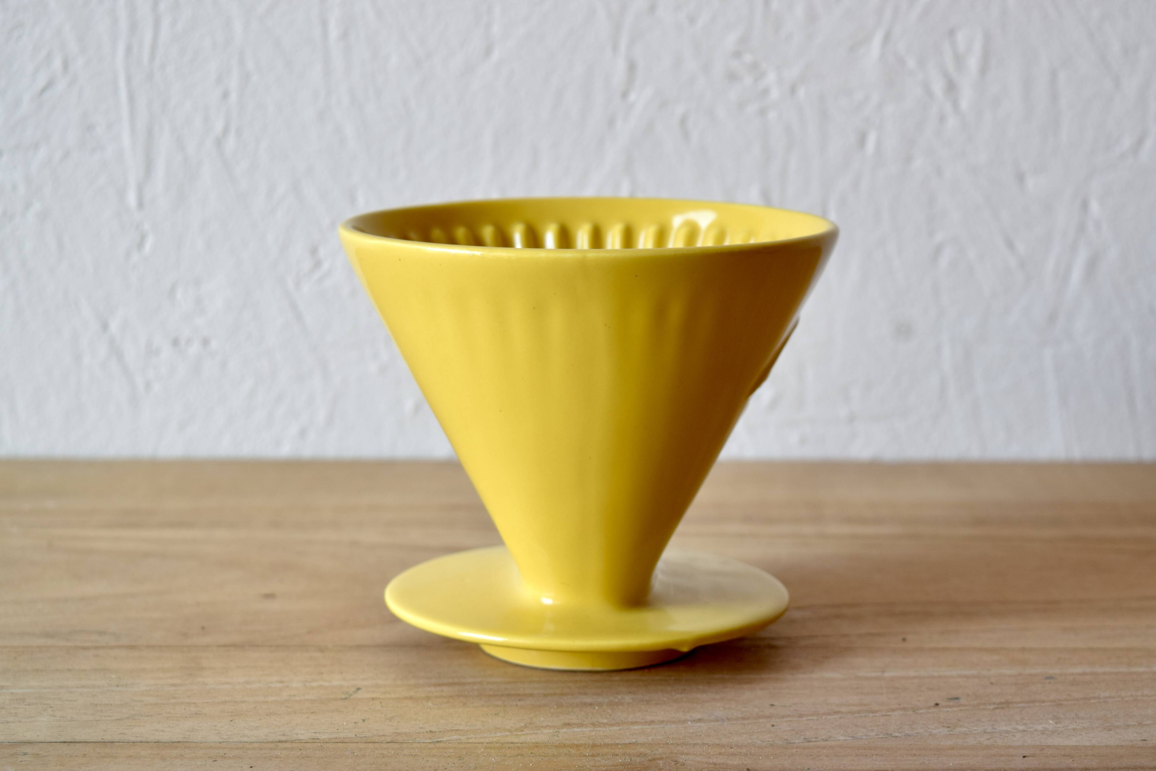 Melitta - porte-filtre à café vintage jaune en porcelaine - n° 102 - 1960