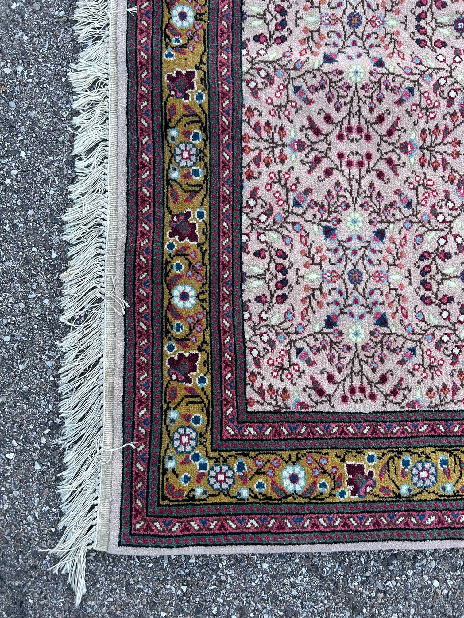 Hand-woven artisanal rug 99/142cm