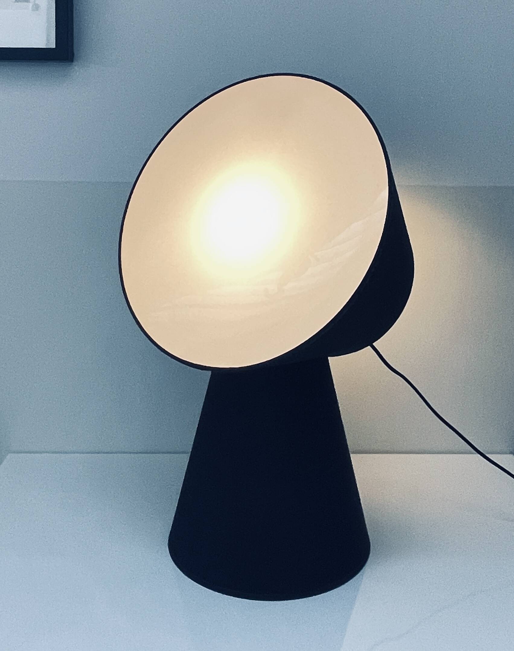 Sculptural black table lamp – Italian design spirit / Habitat