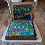 Cubes alphabétiques instructifs, début 20ème siècle