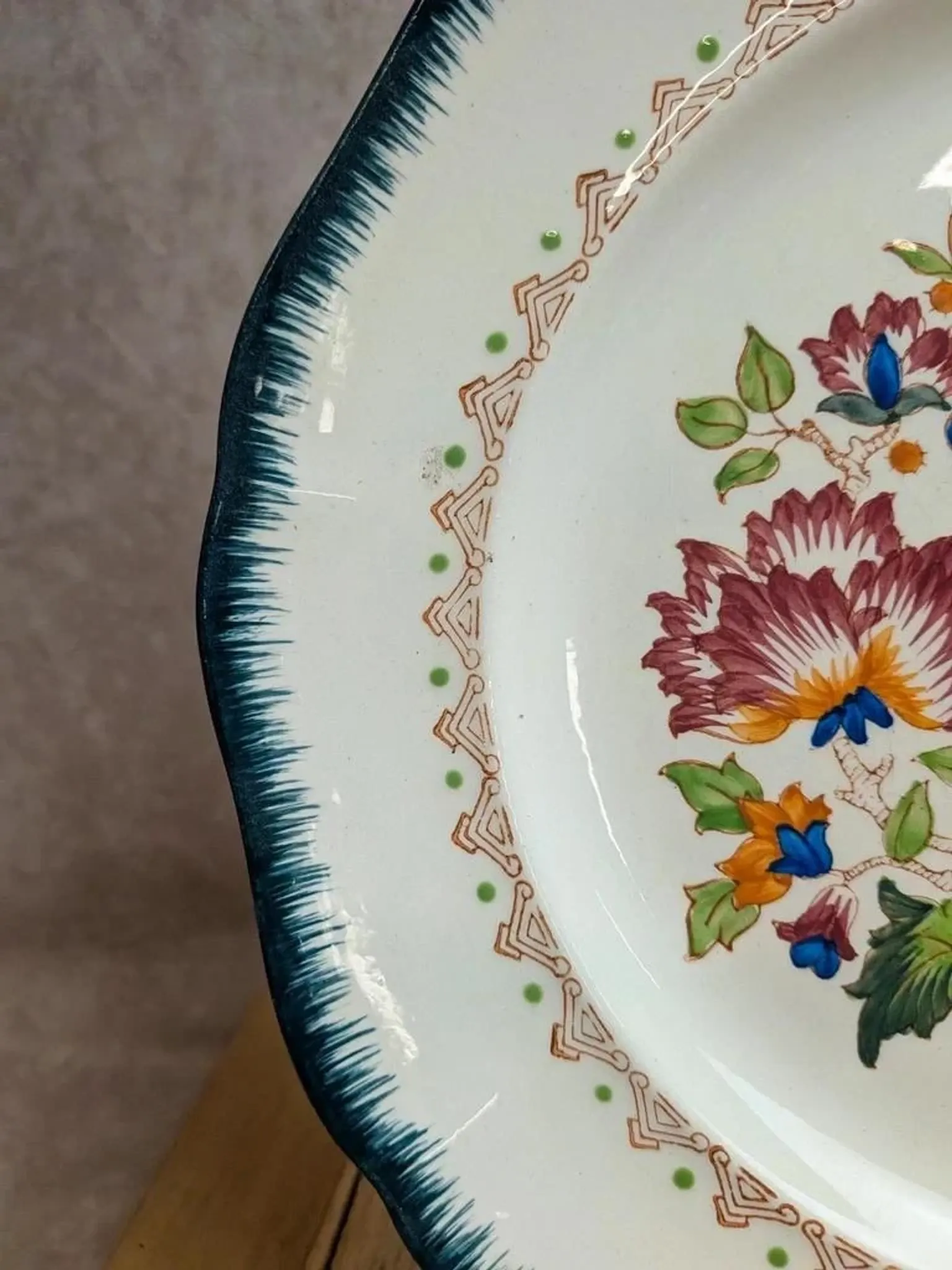 Large ironstone plate Longwy – Shanghai model – Polychrome floral decoration