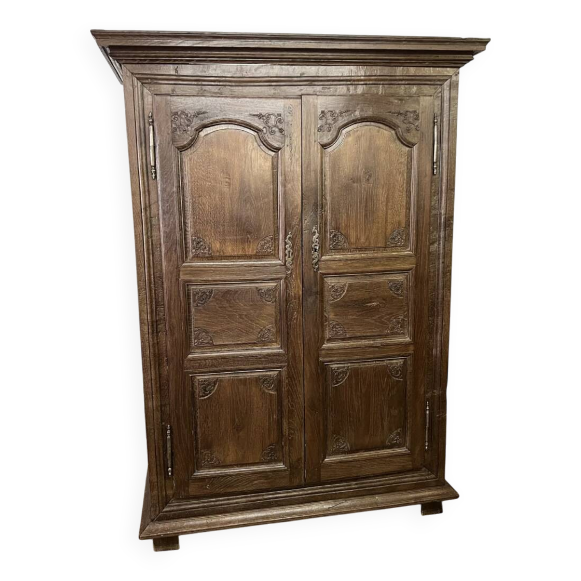 Louis XV carved wooden wardrobe from the 18th century