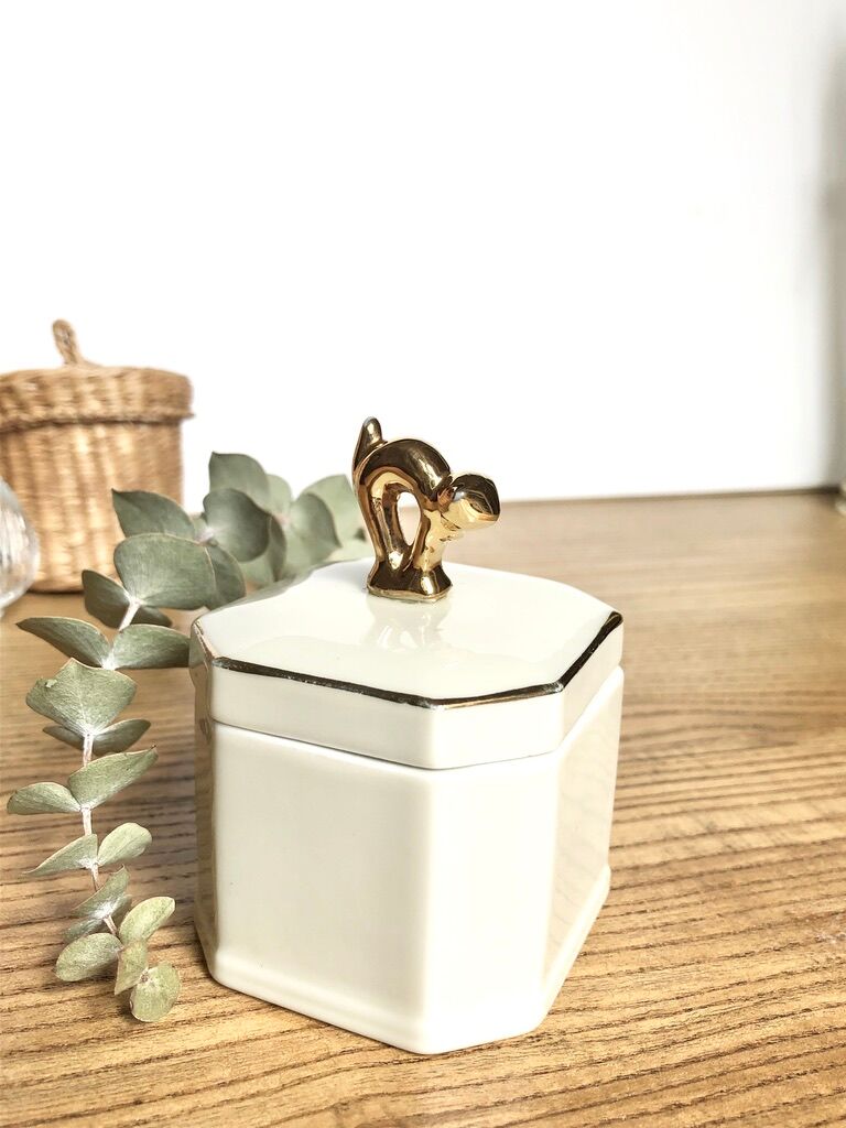 Porcelain jewelry box "golden cat"