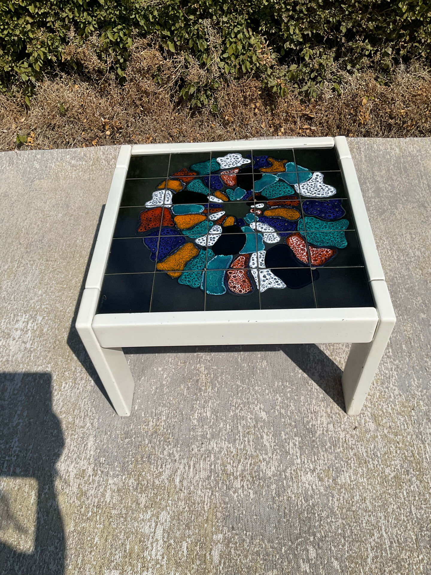 Vintage coffee table in wood and ceramic signed from the 70s-80s.
