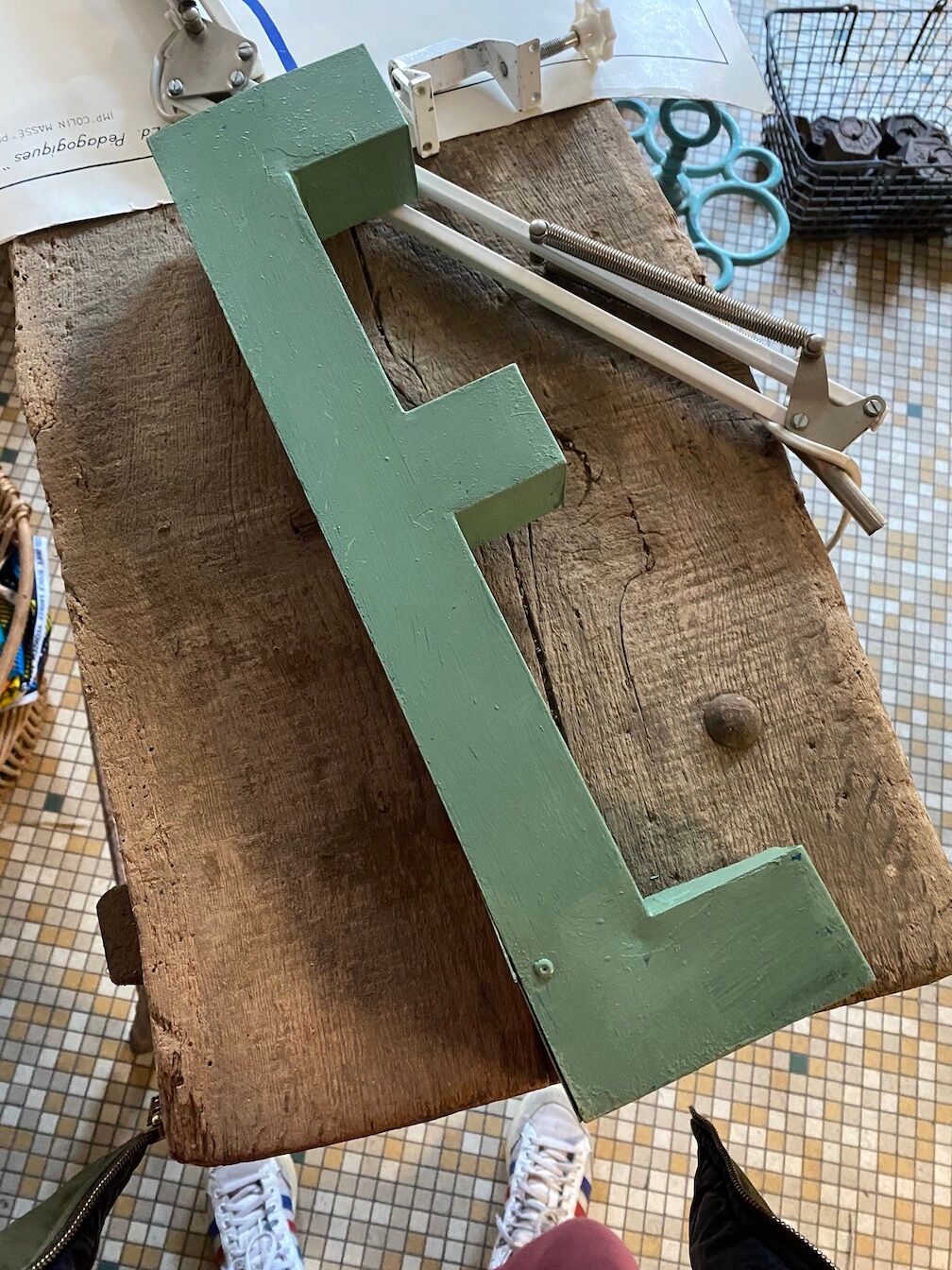 Letter E in Zinc