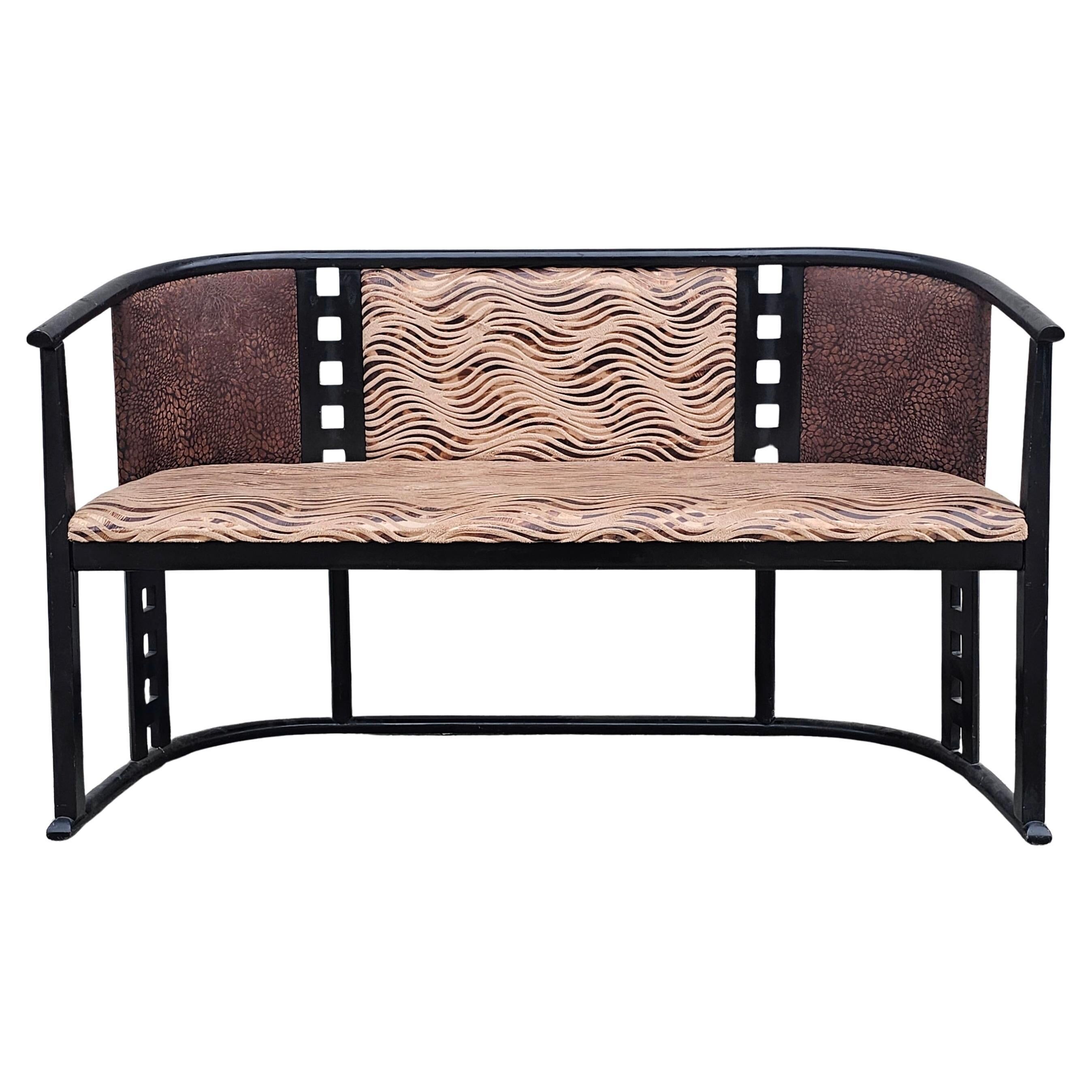 Banquette Jugendstil by Josef Hoffmann made of bent beech wood.