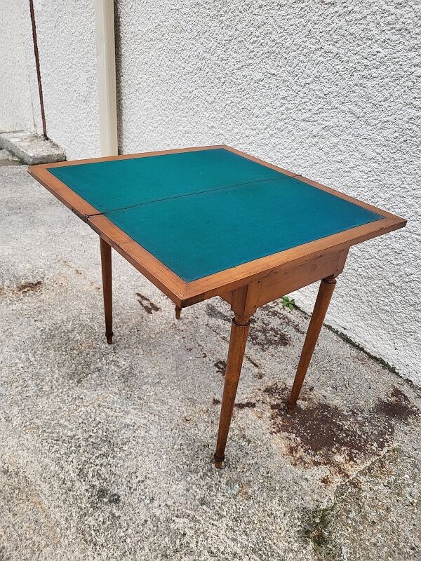 Table a jeux avec plateau a damiers