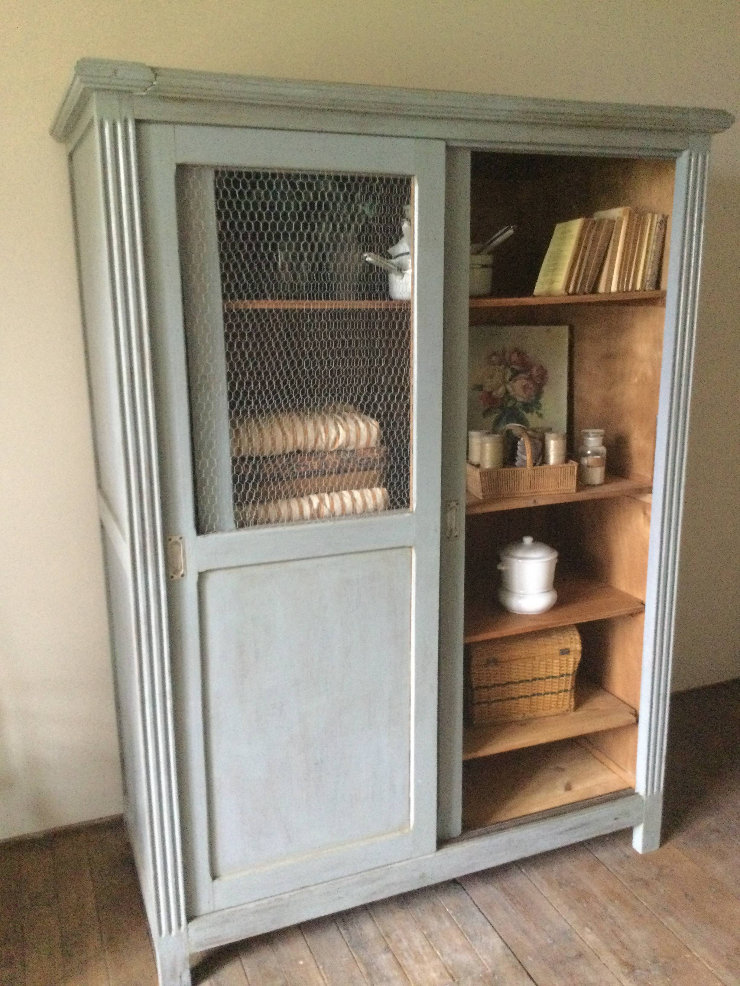 Parisian mesh wardrobe