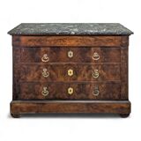 Restoration period chest of drawers with bronze ornaments