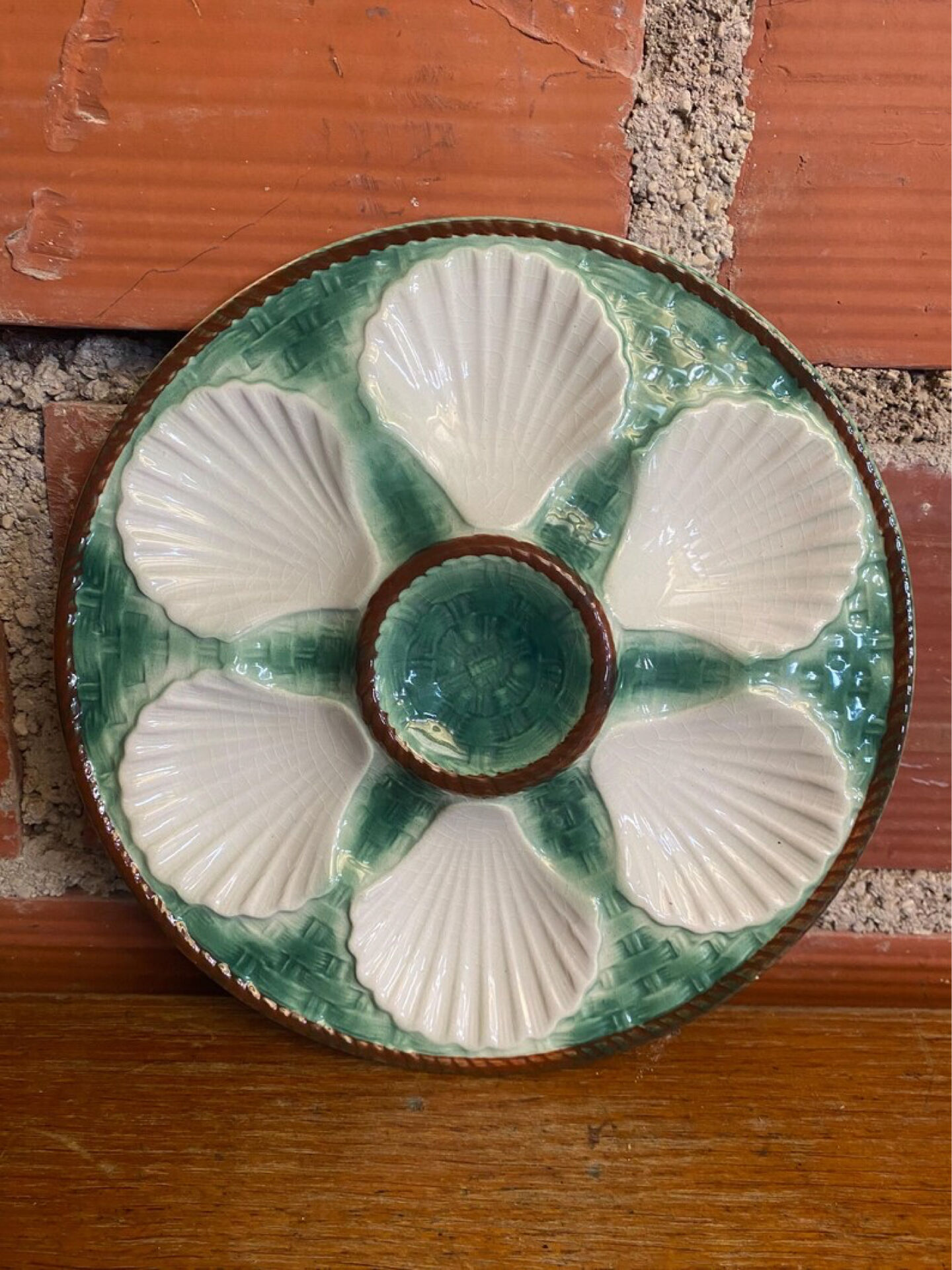 Set of 3 oyster plates barbotine majolica model chantilly ceramics