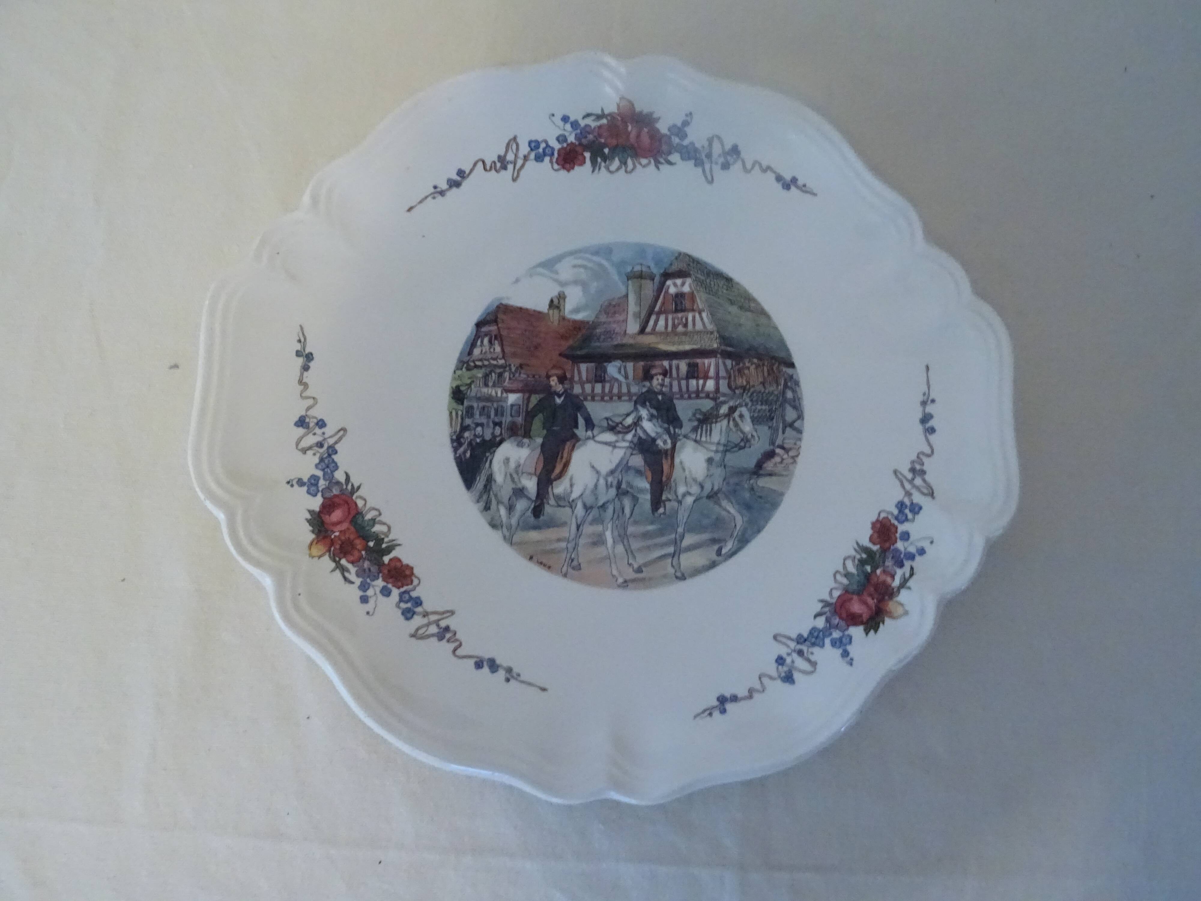 Dish Sarreguemines Obernai H. Loux Alsace faience