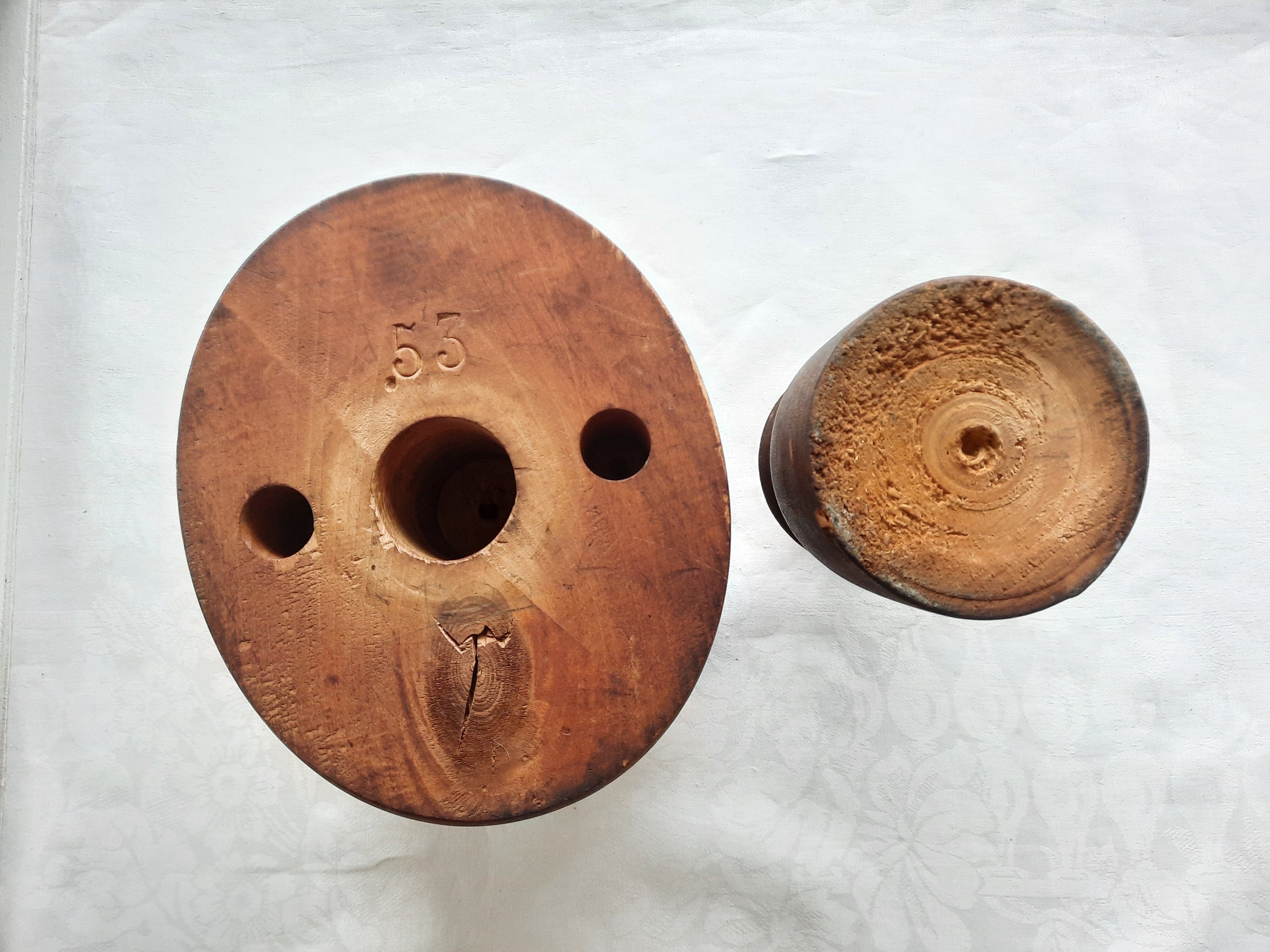 Old wooden hat shape with removable foot-Early 20th