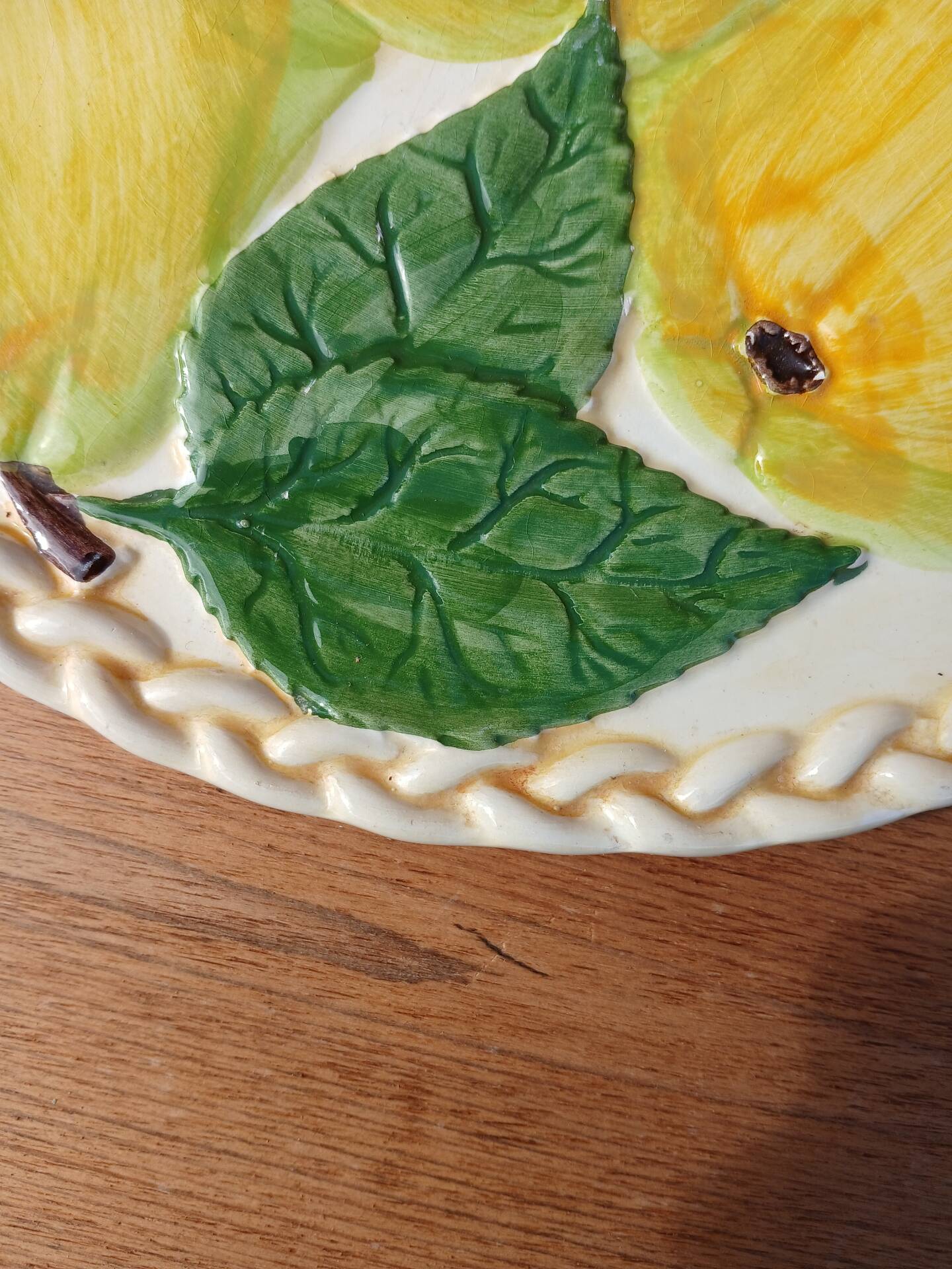 2 plats à tarte en barbotine
