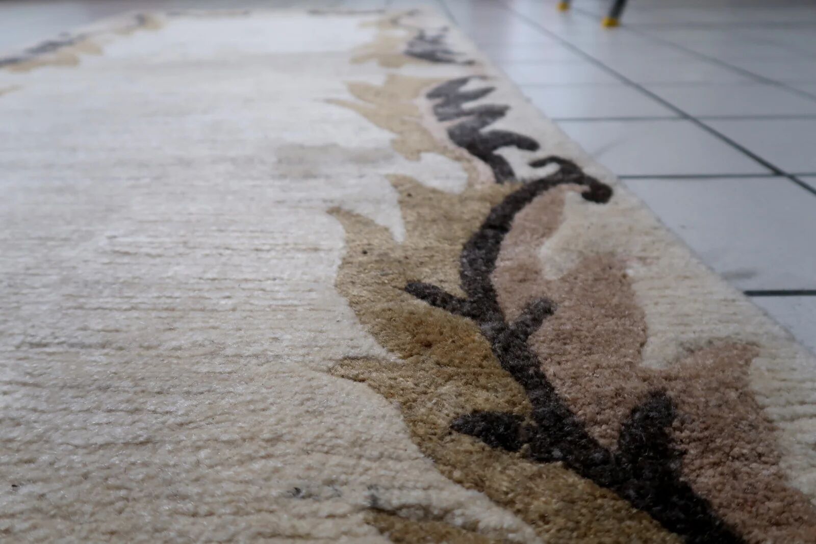 Vintage Tibetan Art Deco Khaden rug 92cm x 206cm 1960s