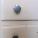 Small storage unit to lay