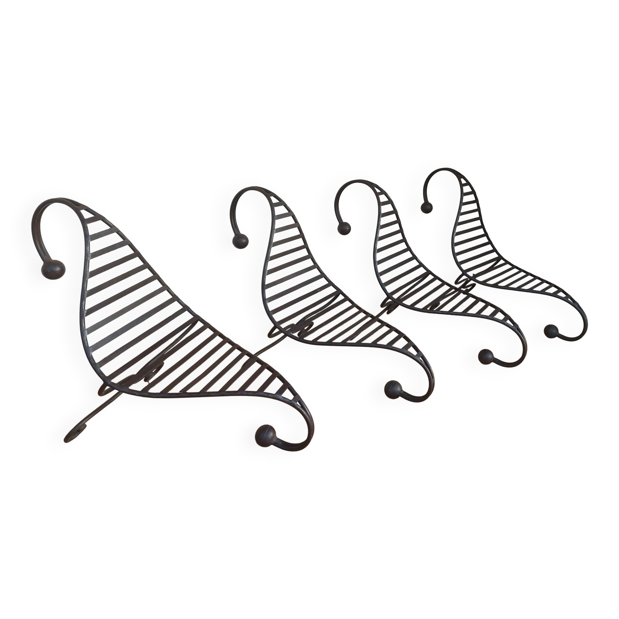 4 wrought iron deck chairs