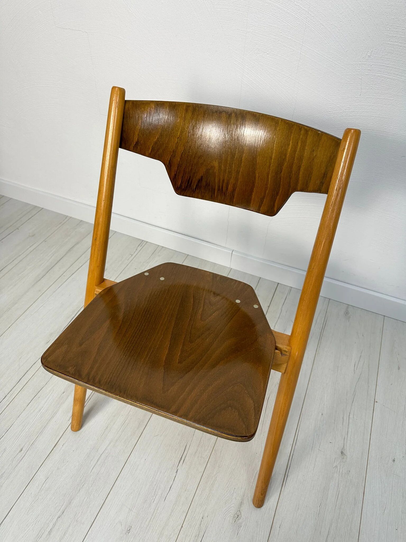 1/21 1950s vintage Hiller stackable plywood chairs from Germany in the style of Egon Eiermann