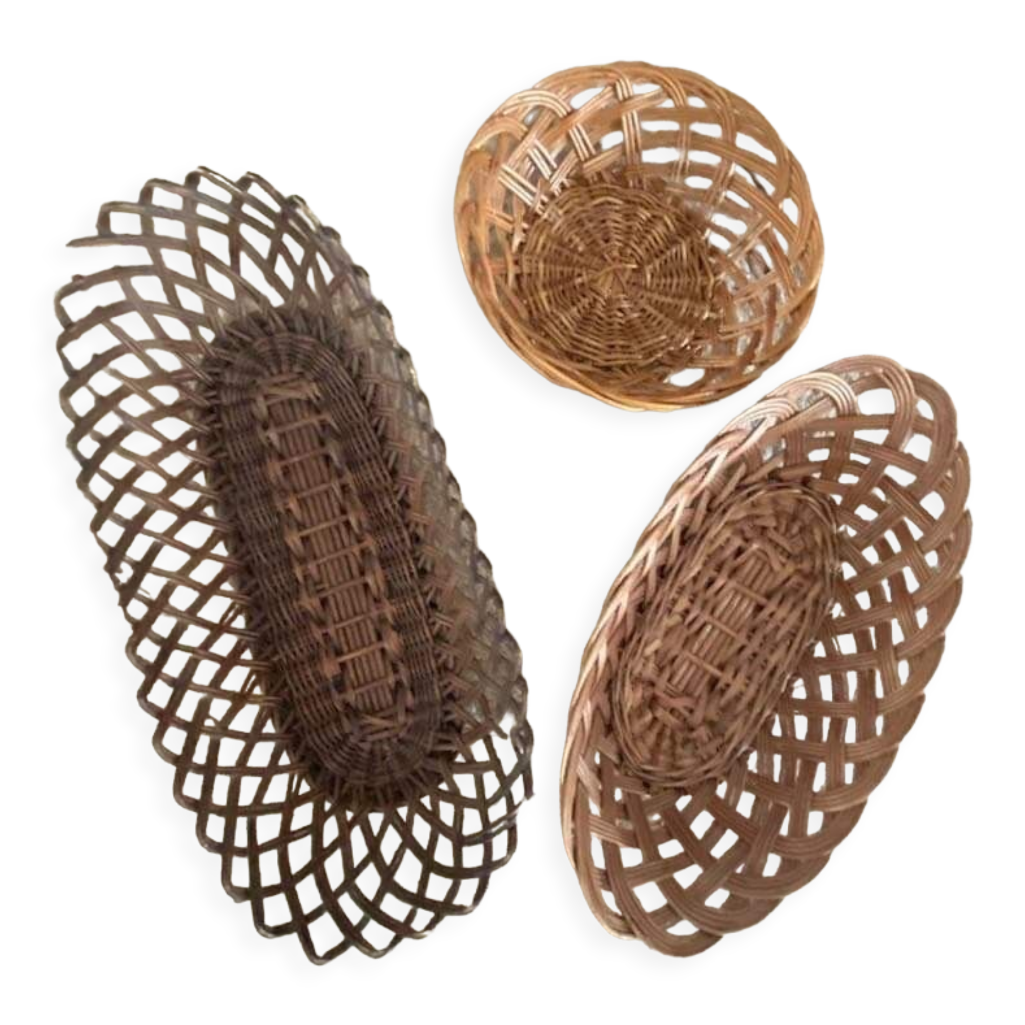 3 matching wicker bread baskets.