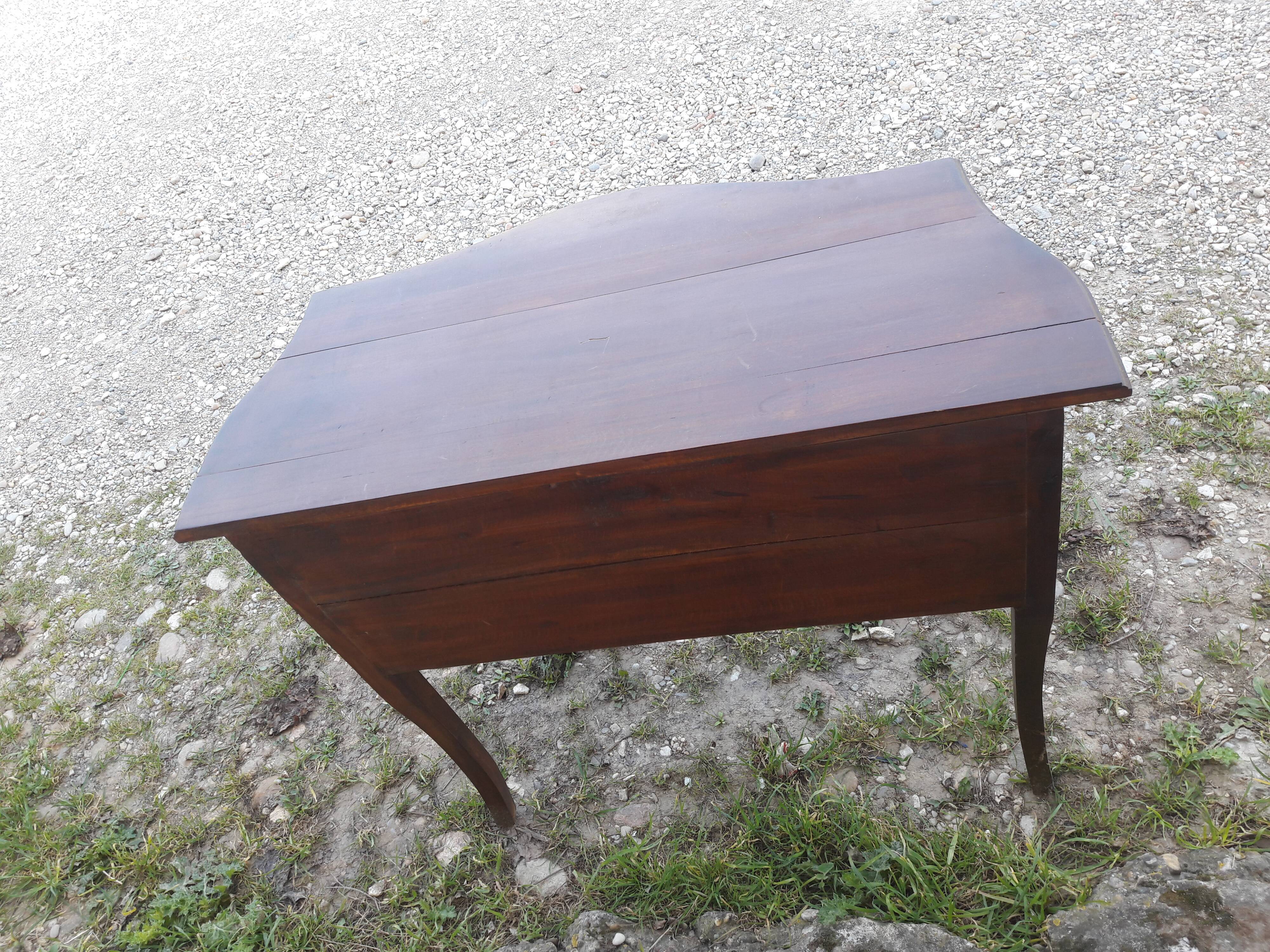 Acajou chest of drawers