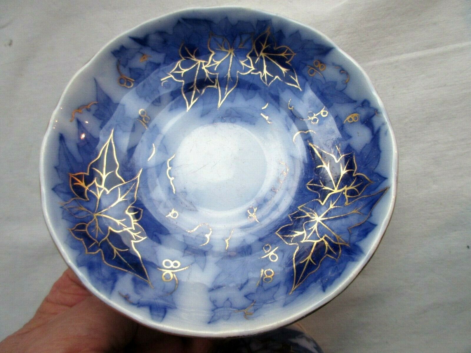 Tasse sur soucoupe art nouveau déco modèle Bryonia, signée sarreguemines u&c
