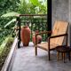 Fauteuil en bois naturel (teck) design minimaliste