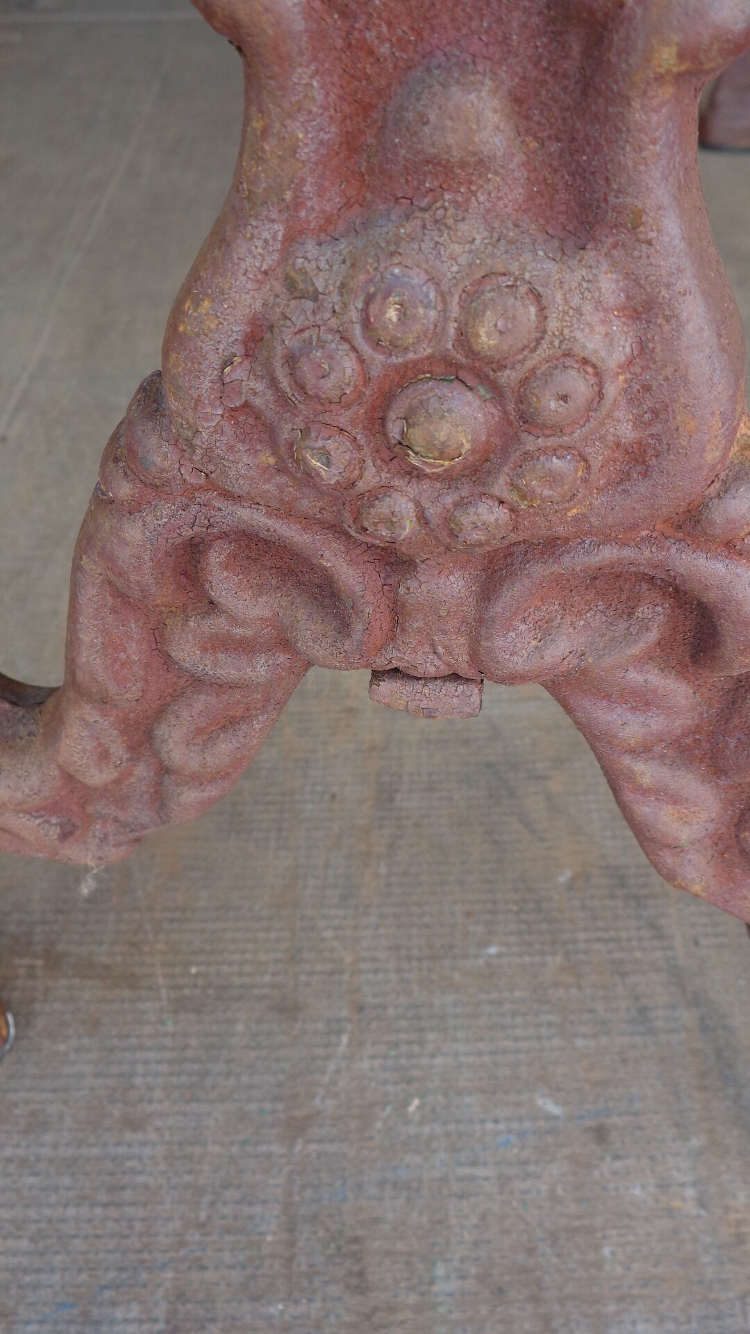 Bistro table, cast iron legs