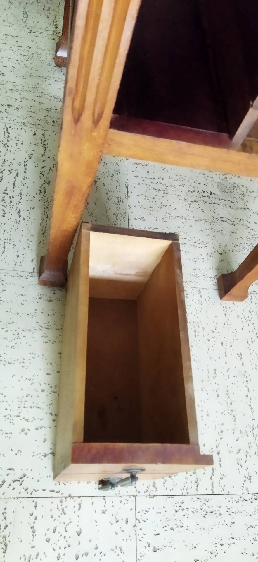 Vintage wooden side table with trompe-l'œil system.
