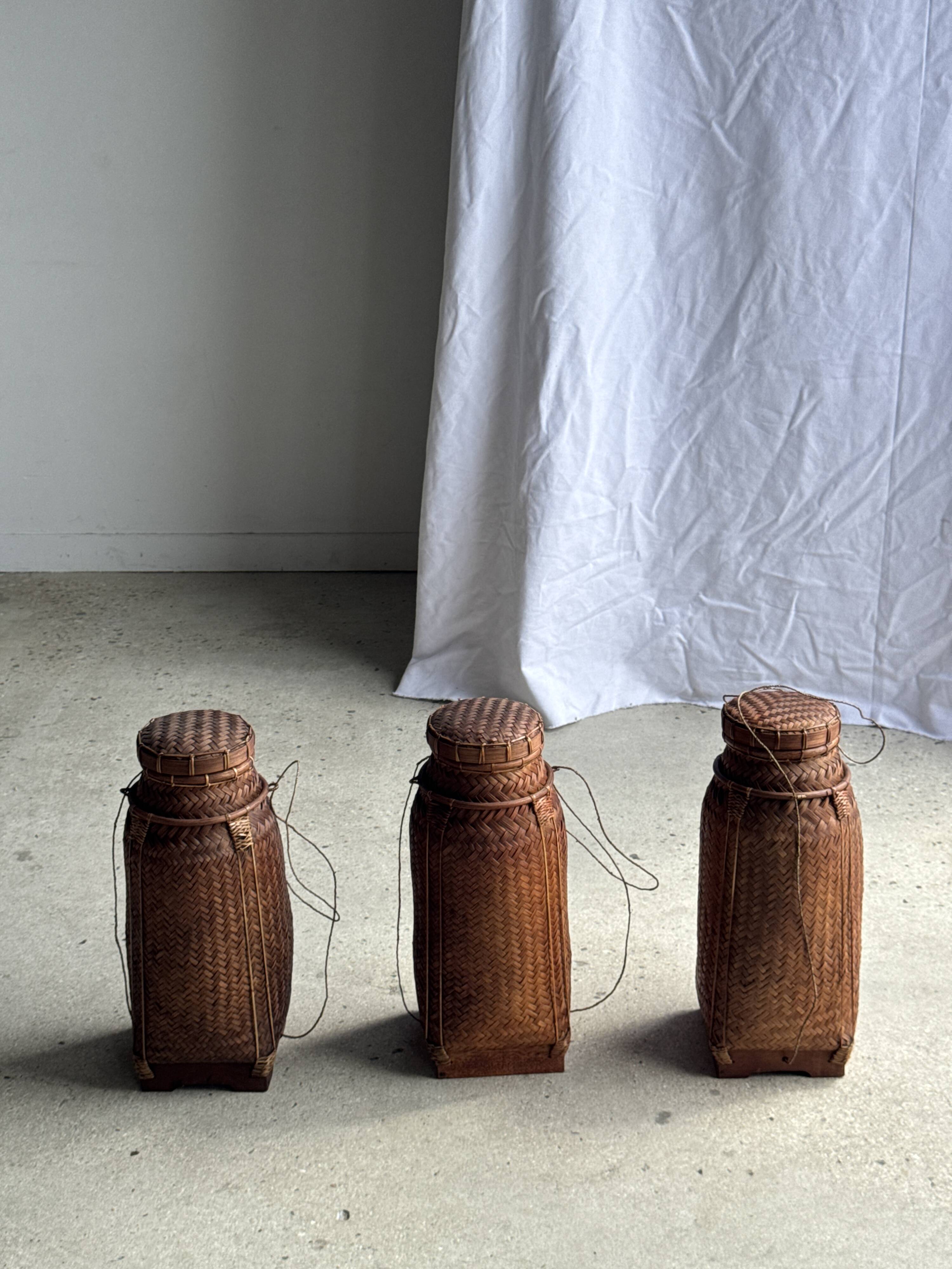 Small traditional Balinese basket with cords H47 D19 0.5kg