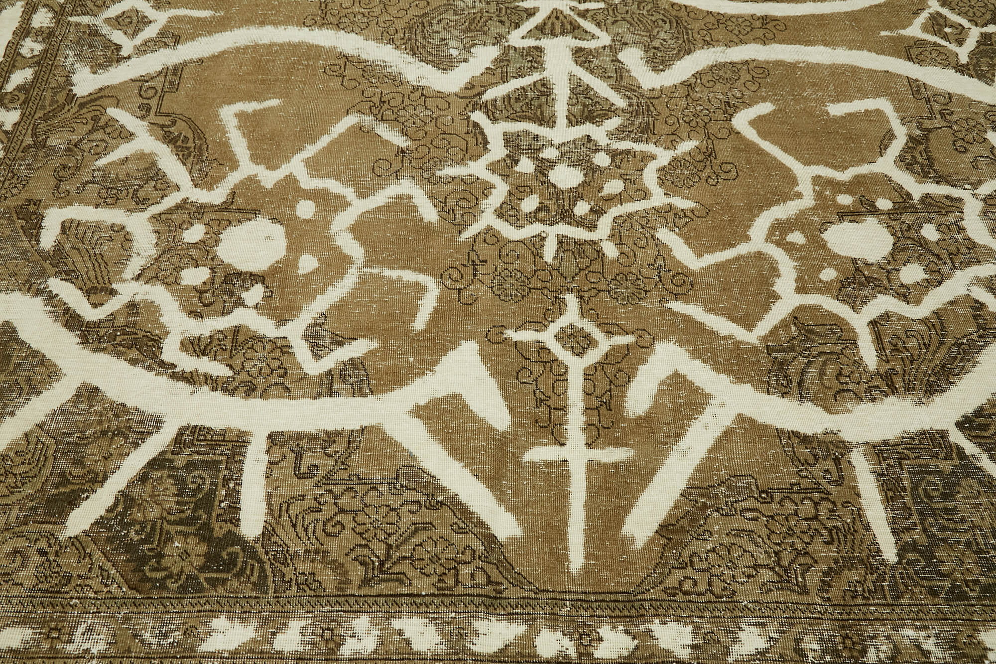 1970s 283 cm x 388 cm beige wool carpet