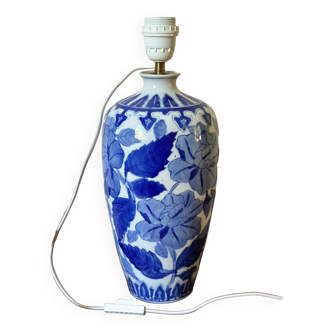 Floral pattern table lamp