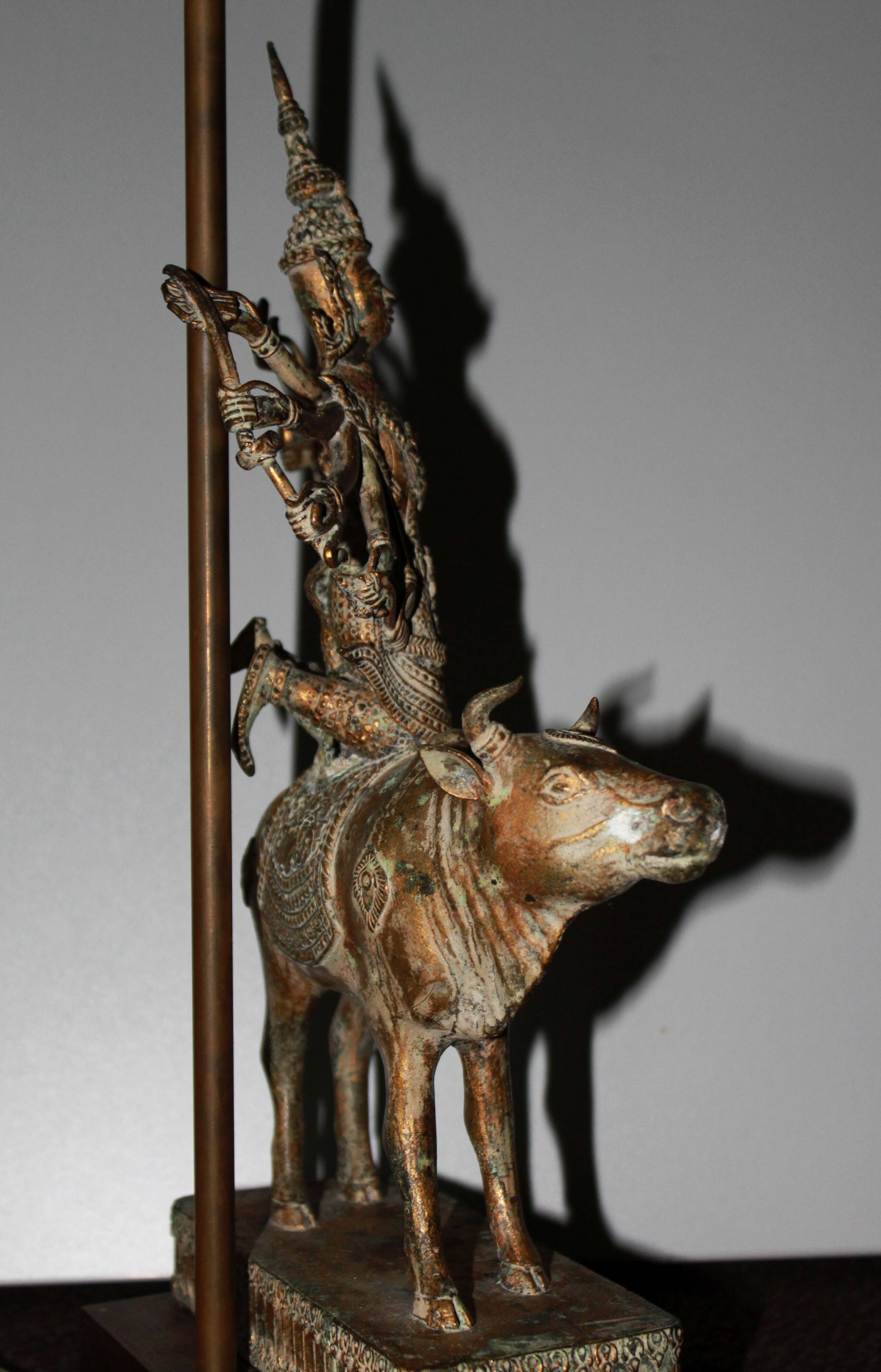 Shiva lamp in bronze.