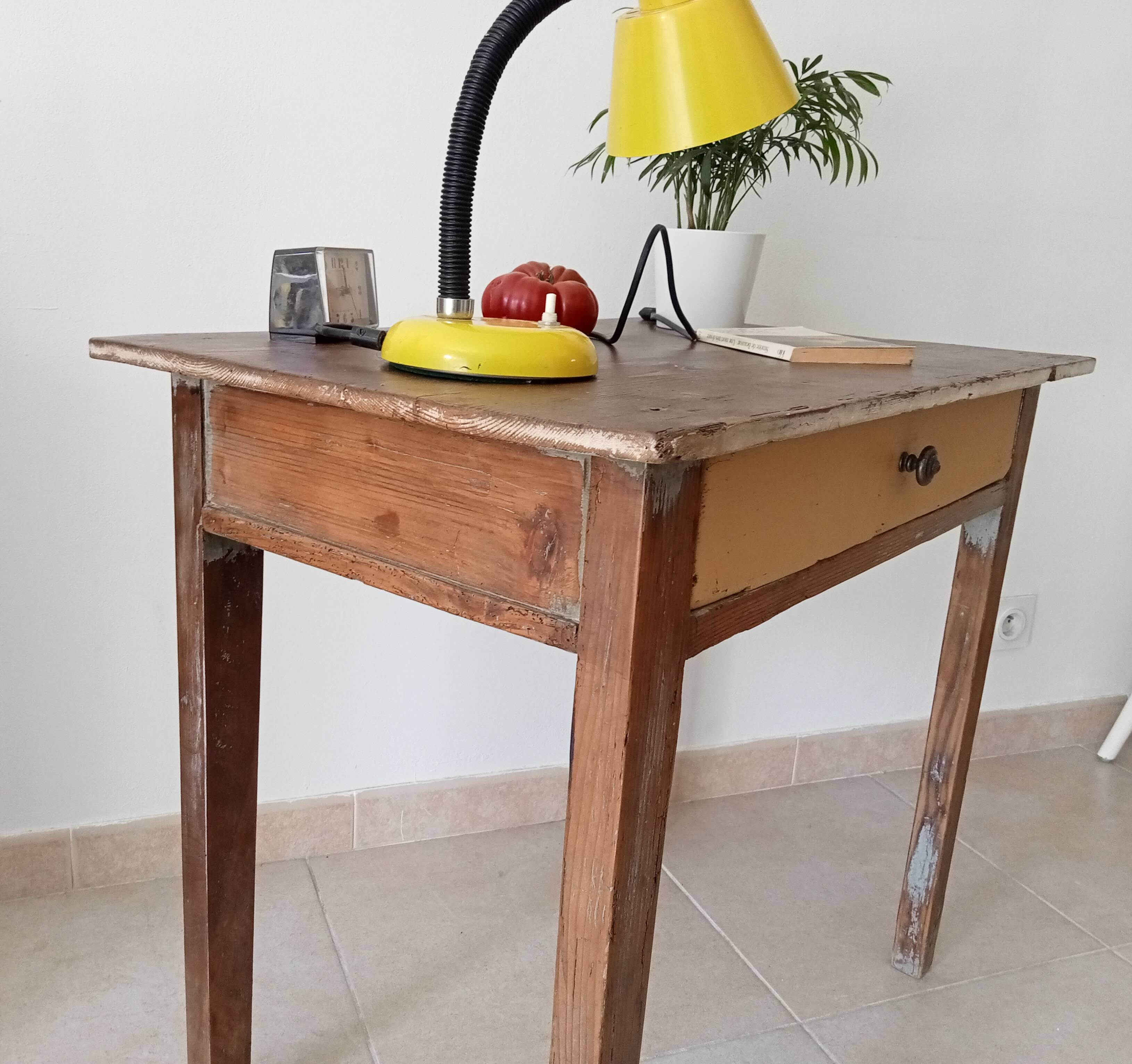 Petite table ancienne de ferme