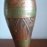 Vase indien laiton ciselé dorures colorées